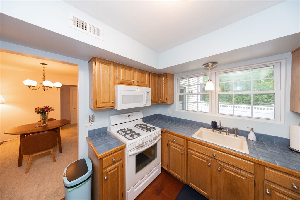 322 Edgebrook Dr 322