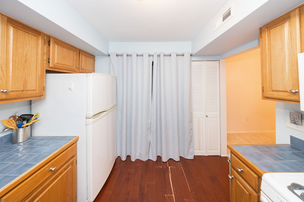 322 Edgebrook Dr 322