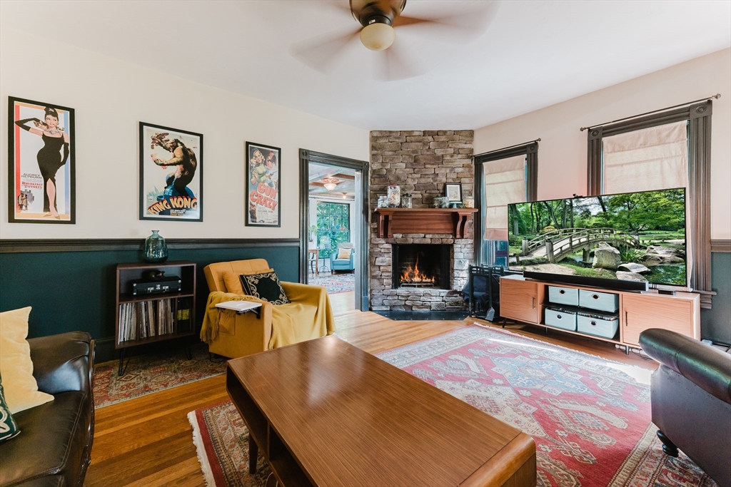 Swansea, Massachusetts 02777, United States, 5 Bedrooms Bedrooms, ,2 BathroomsBathrooms,Residential,Active,172780