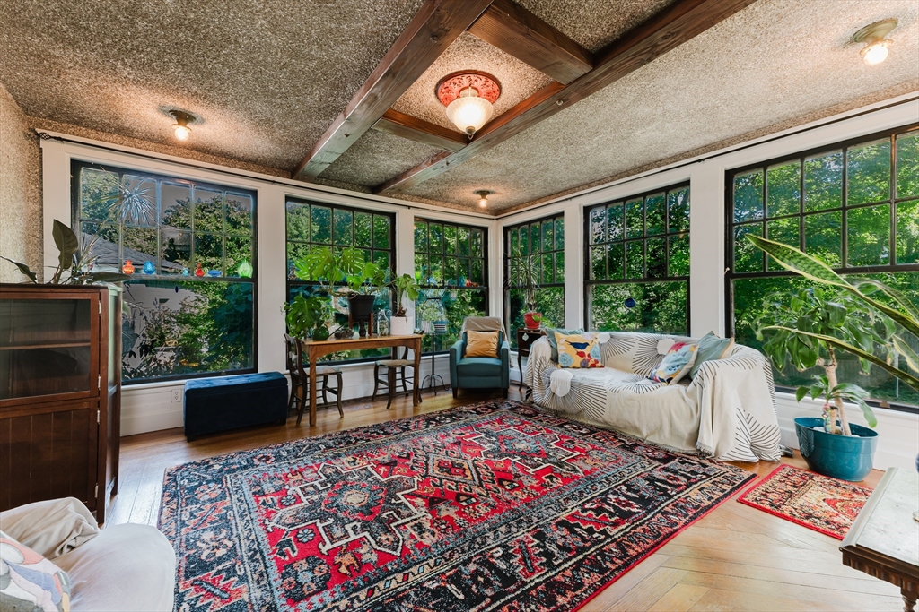 Swansea, Massachusetts 02777, United States, 5 Bedrooms Bedrooms, ,2 BathroomsBathrooms,Residential,Active,172780