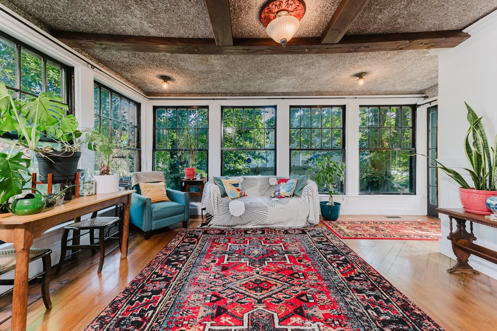 Swansea, Massachusetts 02777, United States, 5 Bedrooms Bedrooms, ,2 BathroomsBathrooms,Residential,Active,172780