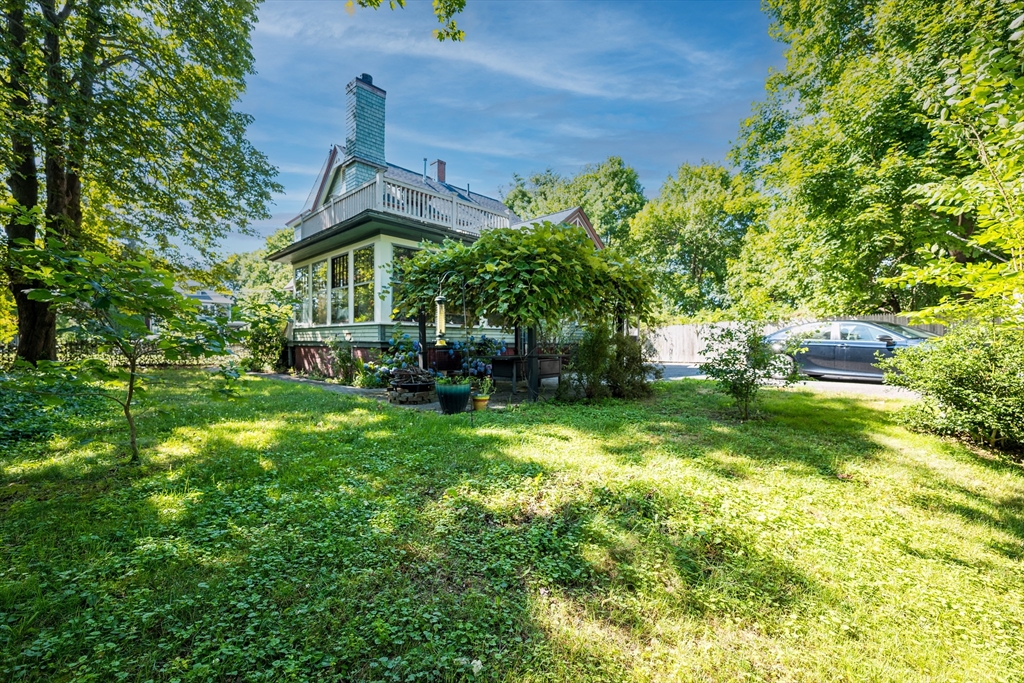 Swansea, Massachusetts 02777, United States, 5 Bedrooms Bedrooms, ,2 BathroomsBathrooms,Residential,Active,172780