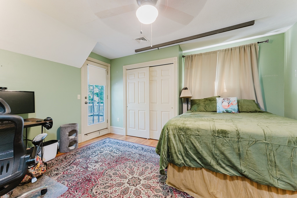 Swansea, Massachusetts 02777, United States, 5 Bedrooms Bedrooms, ,2 BathroomsBathrooms,Residential,Active,172780