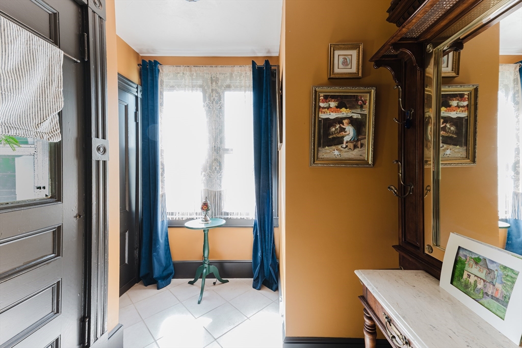 Swansea, Massachusetts 02777, United States, 5 Bedrooms Bedrooms, ,2 BathroomsBathrooms,Residential,Active,172780