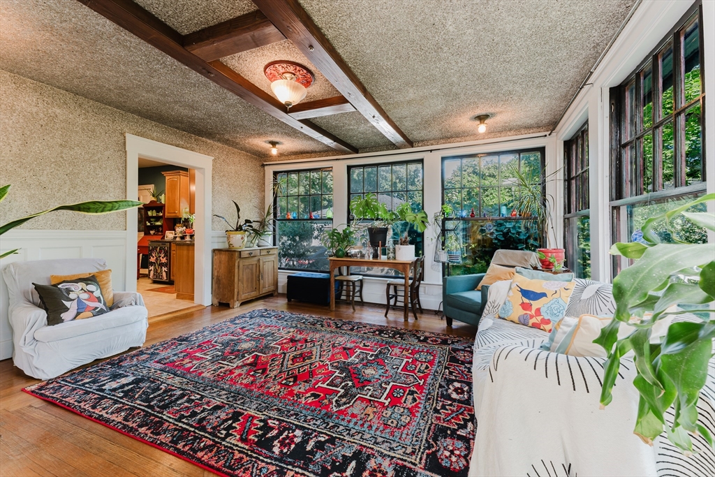 Swansea, Massachusetts 02777, United States, 5 Bedrooms Bedrooms, ,2 BathroomsBathrooms,Residential,Active,172780