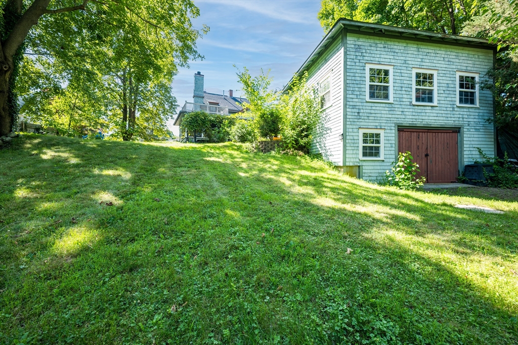 Swansea, Massachusetts 02777, United States, 5 Bedrooms Bedrooms, ,2 BathroomsBathrooms,Residential,Active,172780