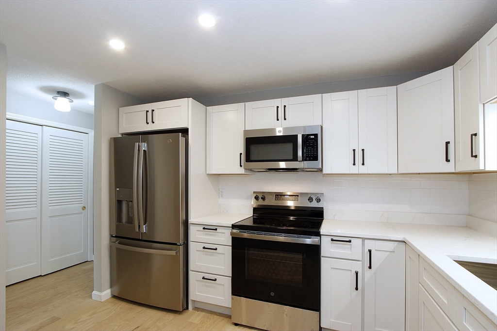 42 Old Colony Way 30