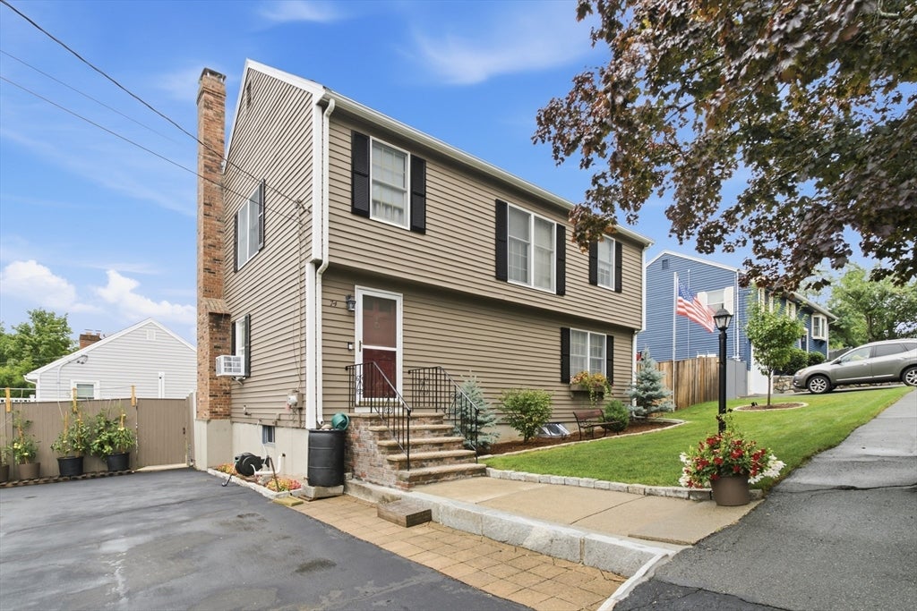 Photo of 74 Maplewood Rd, Lynn, MA