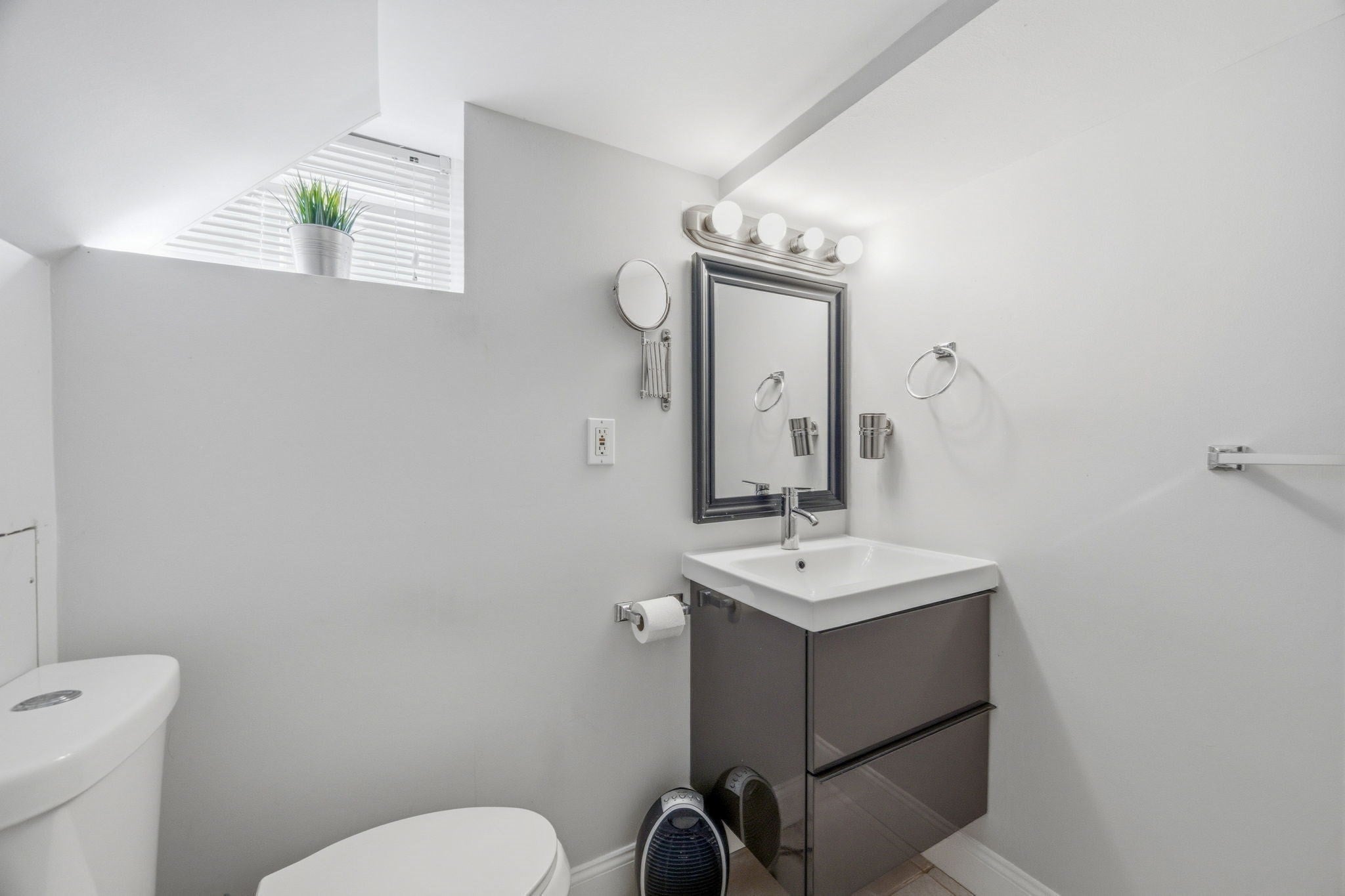 55 Sharon Rd, Quincy, MA, 55 Sharon Rd, Quincy, MA Photo #36