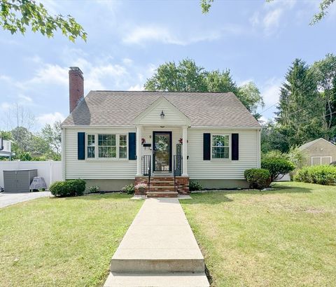 Photo of 9 Reynolds Rd, Peabody, MA 01960 (MLS # 73543289)