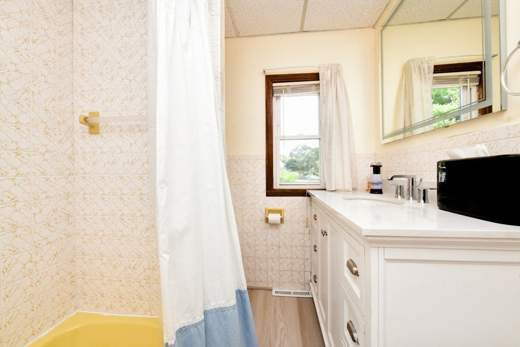 22 Ash St, Wareham, MA, 22 Ash St, Wareham, MA Photo #17