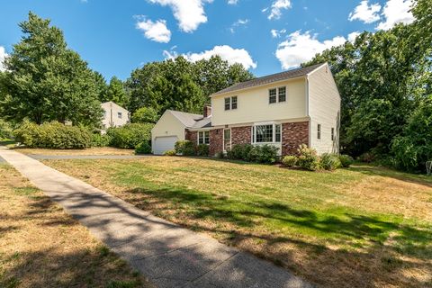 Photo of 184 Cambridge Cir, Longmeadow, MA 01106 (MLS # 73462972)
