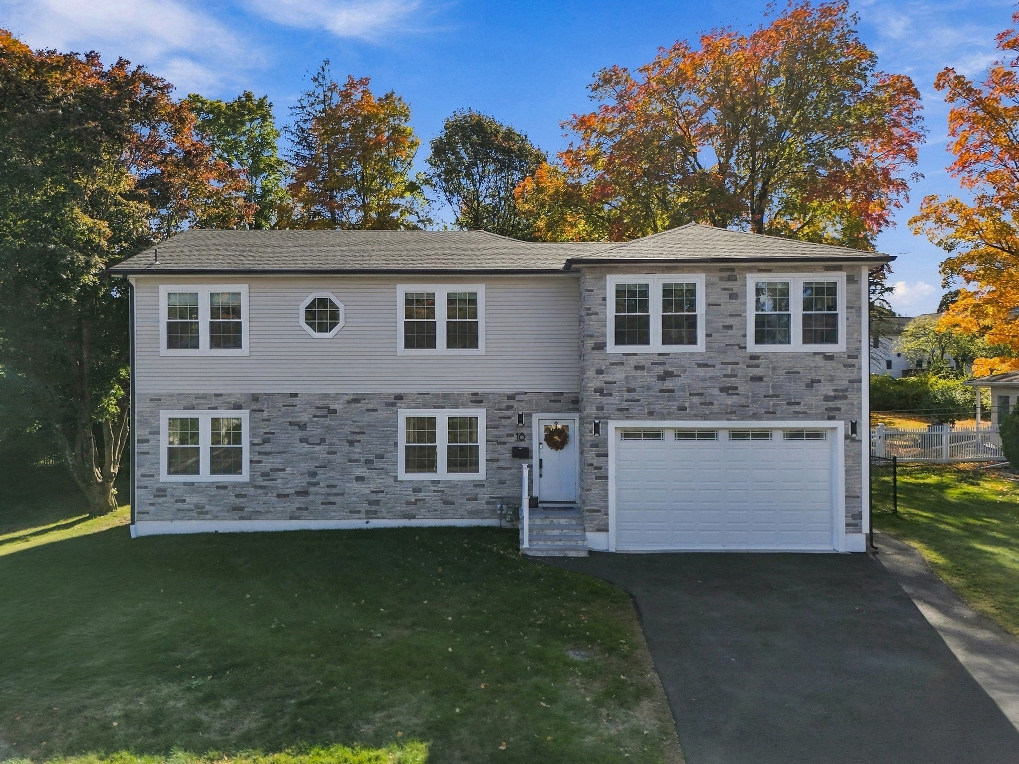 18 Elmcrest Road, North Andover, MA, 18 Elmcrest Road, North Andover, MA Photo #2