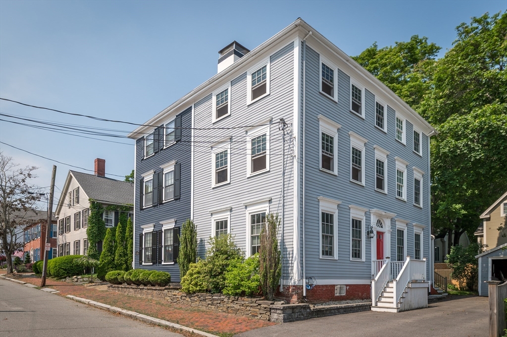 2 Court St 3