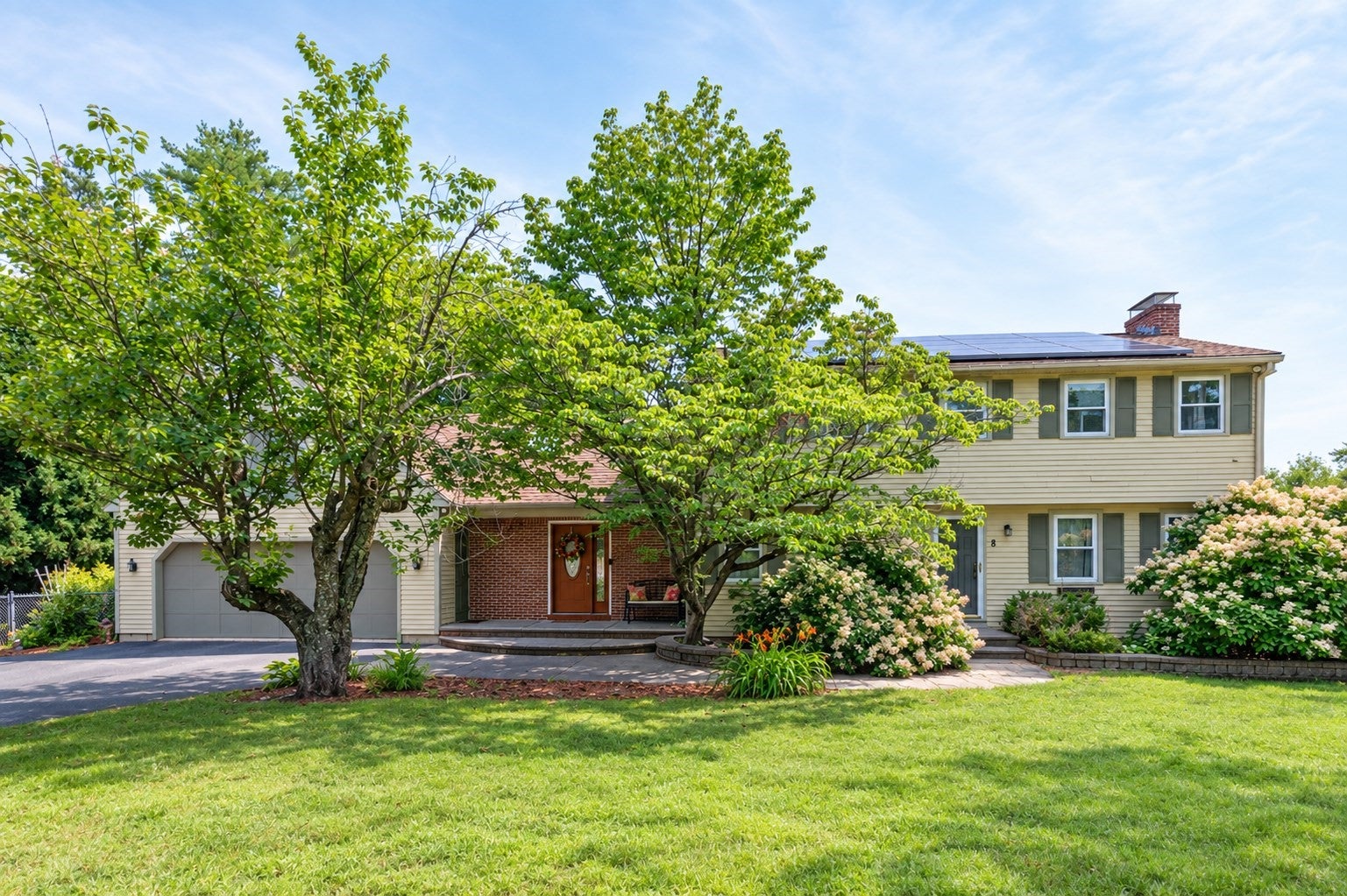 Photo of 8 Sullivan Rd, Hudson, NH