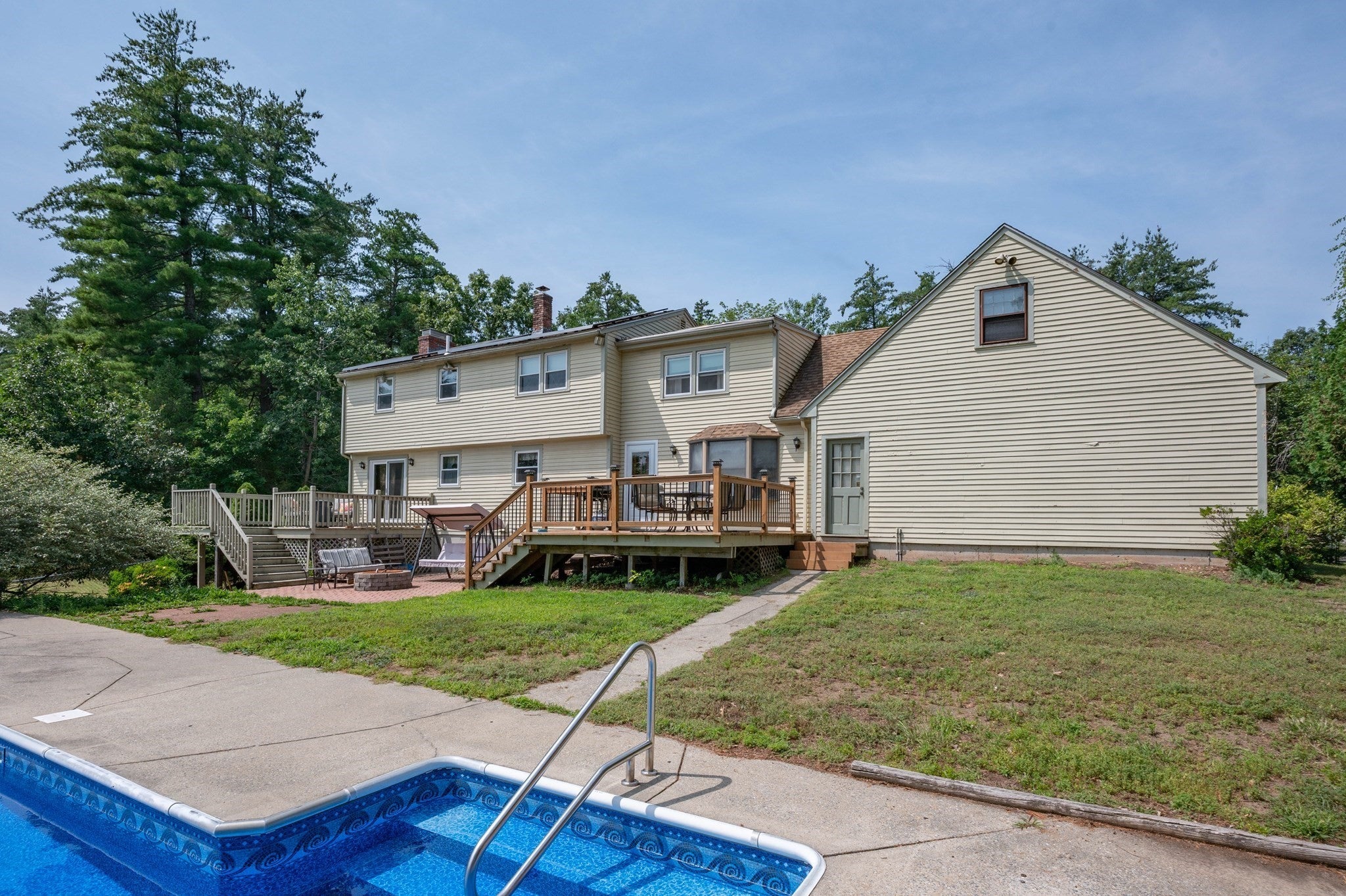 8 Sullivan Rd, Hudson, NH Photo #9