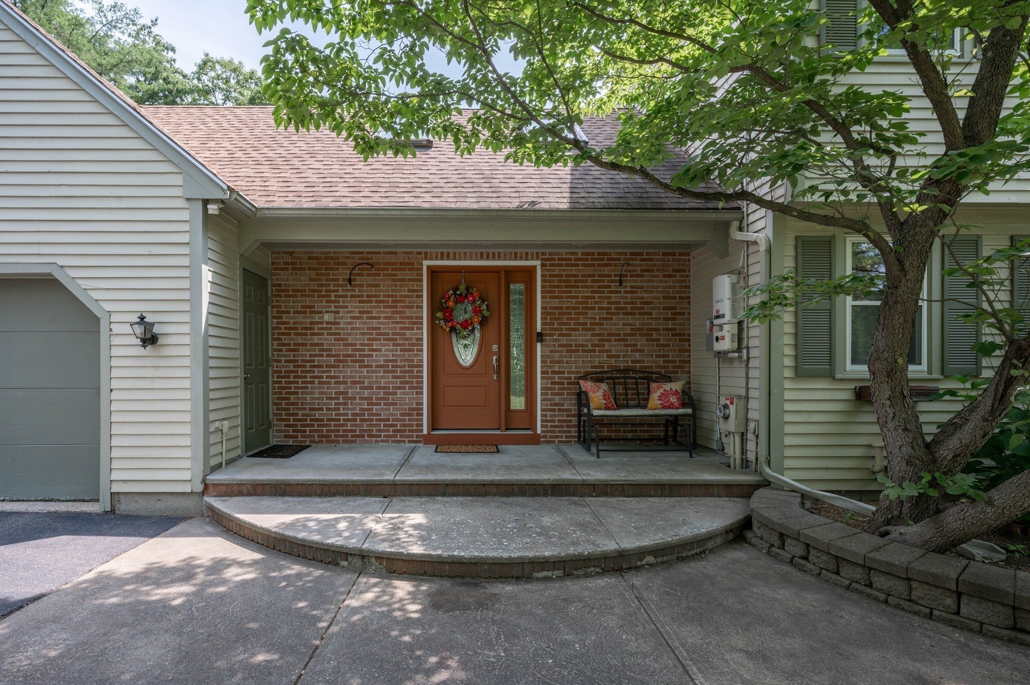 8 Sullivan Rd, Hudson, NH Photo #2
