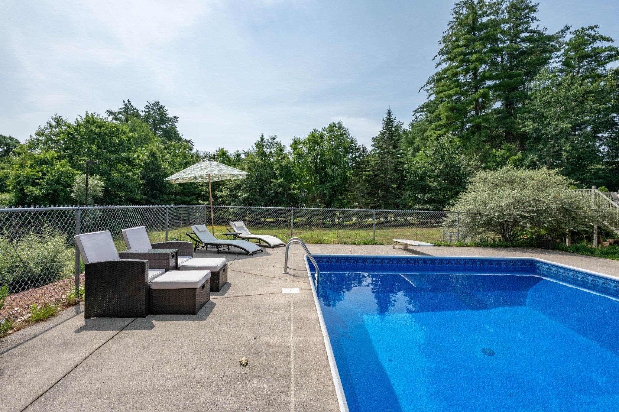 8 Sullivan Rd, Hudson, NH Photo #8