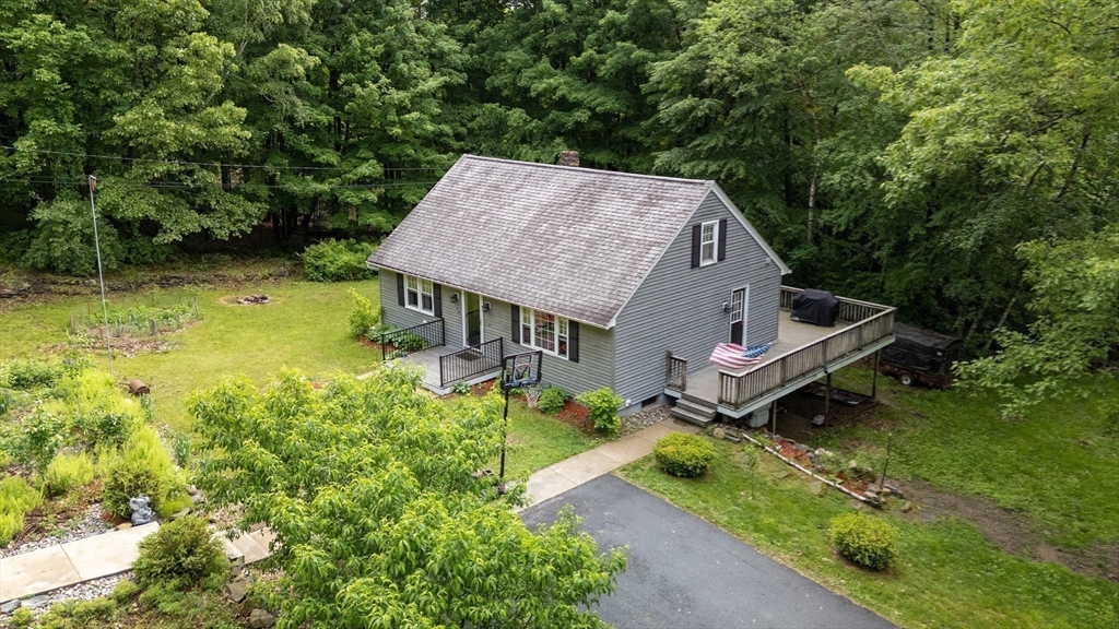132 James St