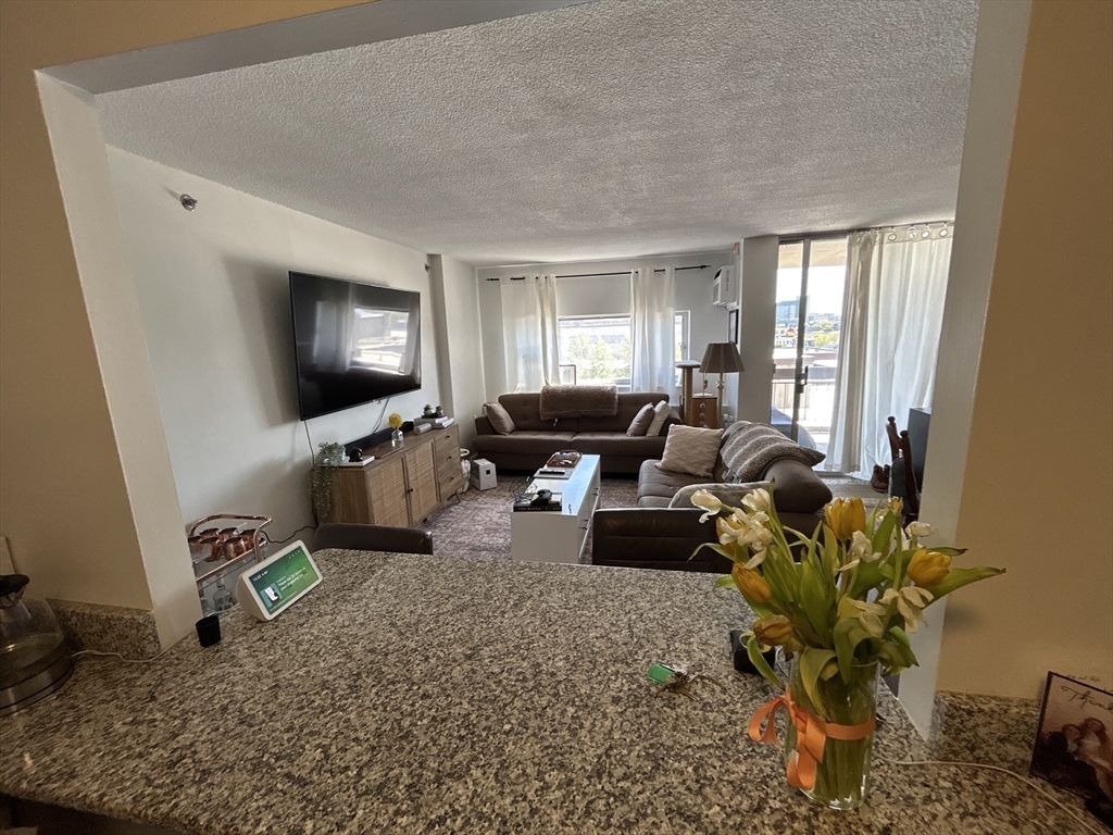 872 Massachusetts Ave #406, Cambridge, MA Photo #3
