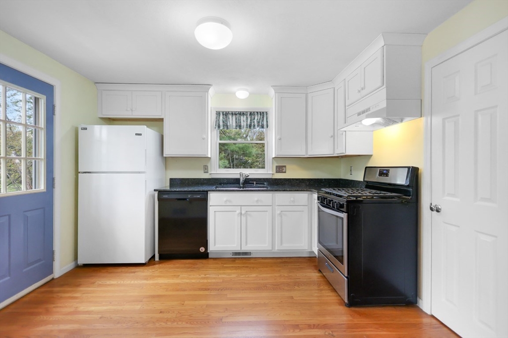 15 Stillwater Rd
