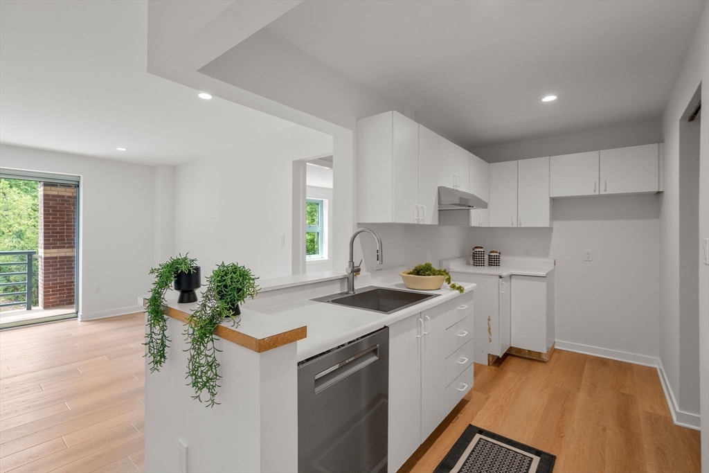 273 Cambridge 205
