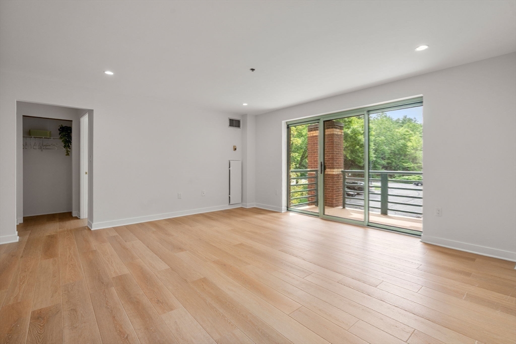 273 Cambridge 205