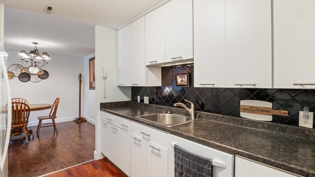 North Reading, Massachusetts 01864, United States, 2 Bedrooms Bedrooms, ,1 BathroomBathrooms,Residential,Contingent,179704