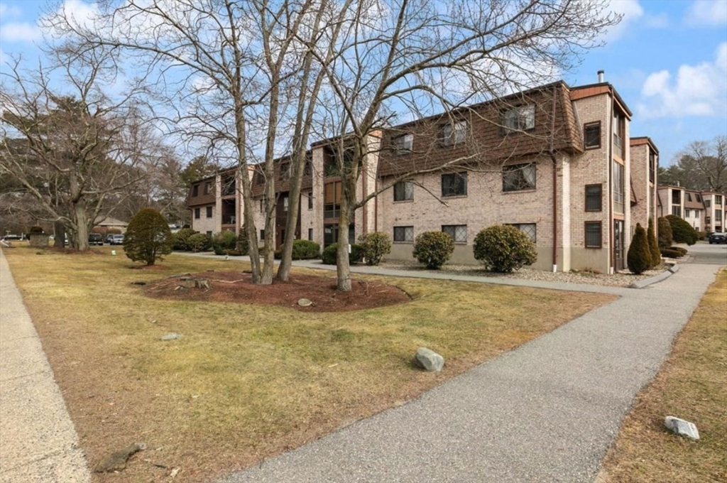 North Reading, Massachusetts 01864, United States, 2 Bedrooms Bedrooms, ,1 BathroomBathrooms,Residential,Contingent,179704