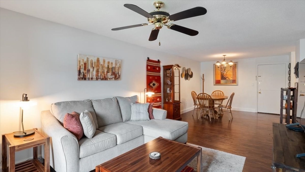 North Reading, Massachusetts 01864, United States, 2 Bedrooms Bedrooms, ,1 BathroomBathrooms,Residential,Contingent,179704