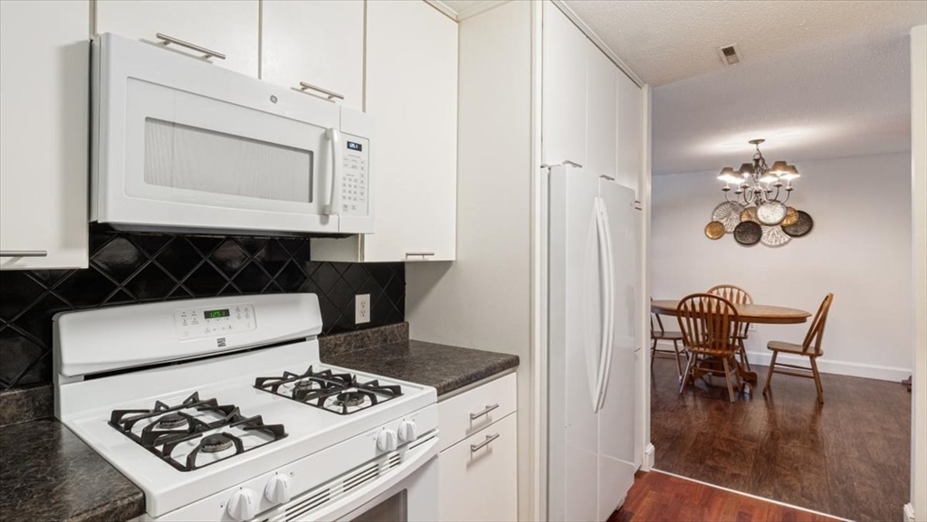 North Reading, Massachusetts 01864, United States, 2 Bedrooms Bedrooms, ,1 BathroomBathrooms,Residential,Contingent,179704