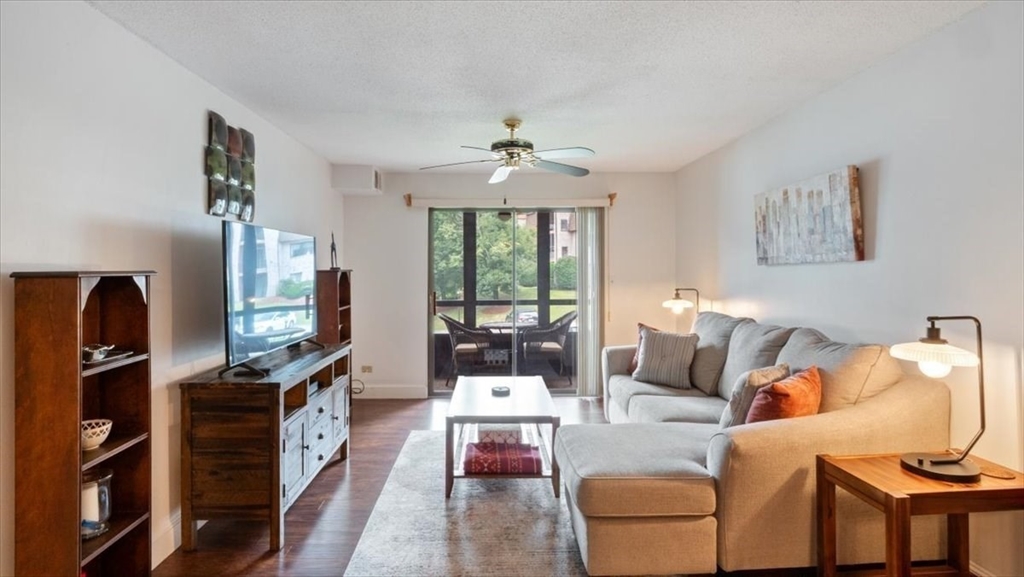 North Reading, Massachusetts 01864, United States, 2 Bedrooms Bedrooms, ,1 BathroomBathrooms,Residential,Contingent,179704