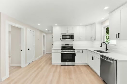7 Edward St