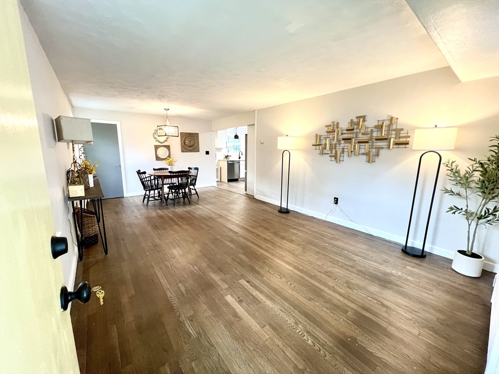 3 Rosewood Dr