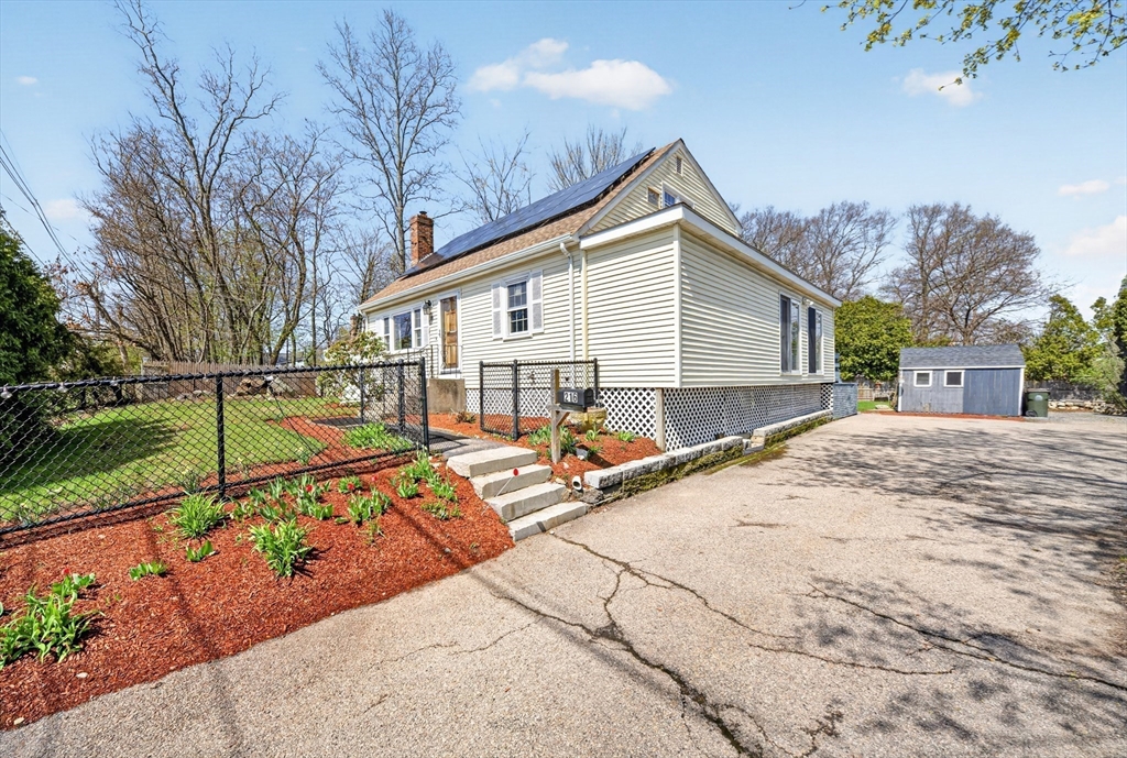 216 Hartford Ave