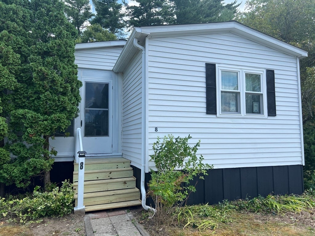 8 Jefferson Way