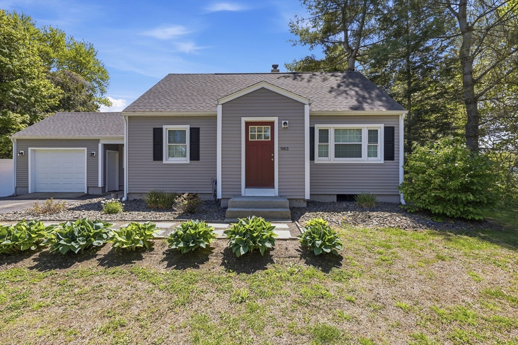 983 Shoemaker Ln