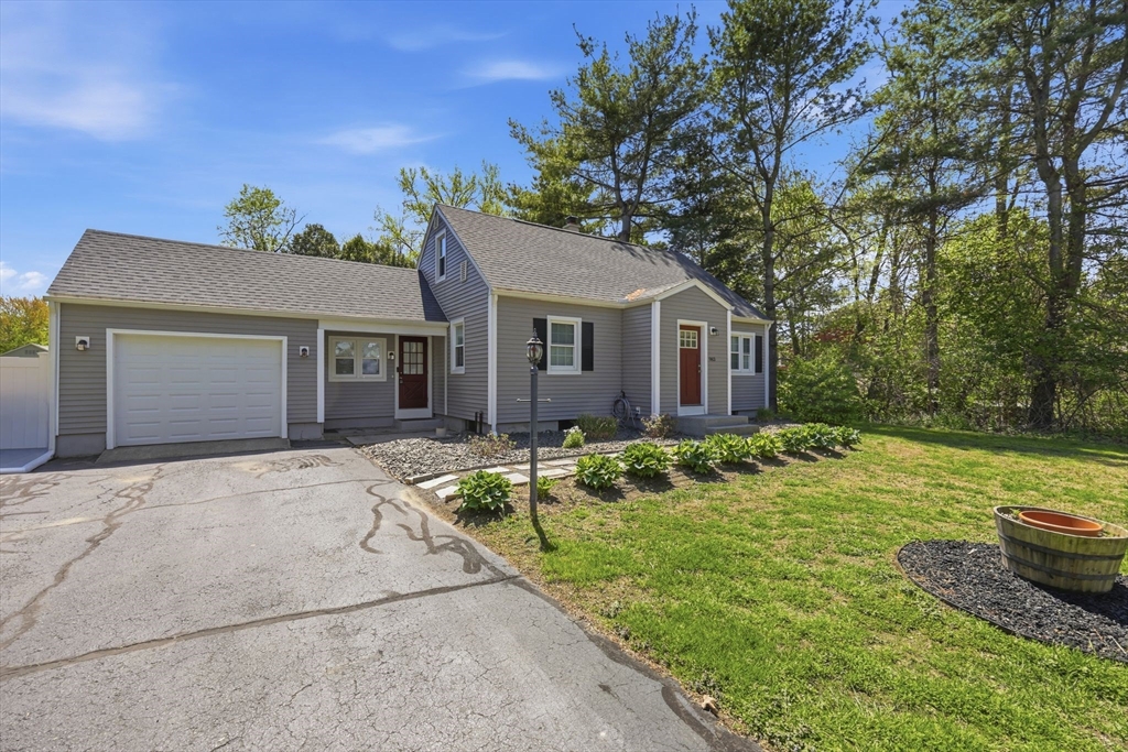 983 Shoemaker Ln