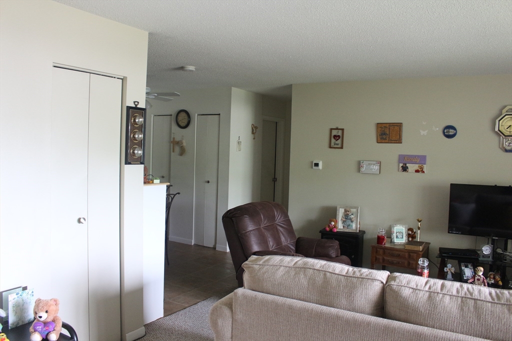 5 Thayer Pond Drive 8