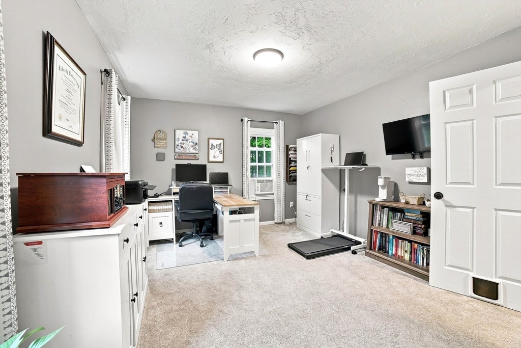 7 Leela Lane, Leicester, MA, 7 Leela Lane, Leicester, MA Photo #14
