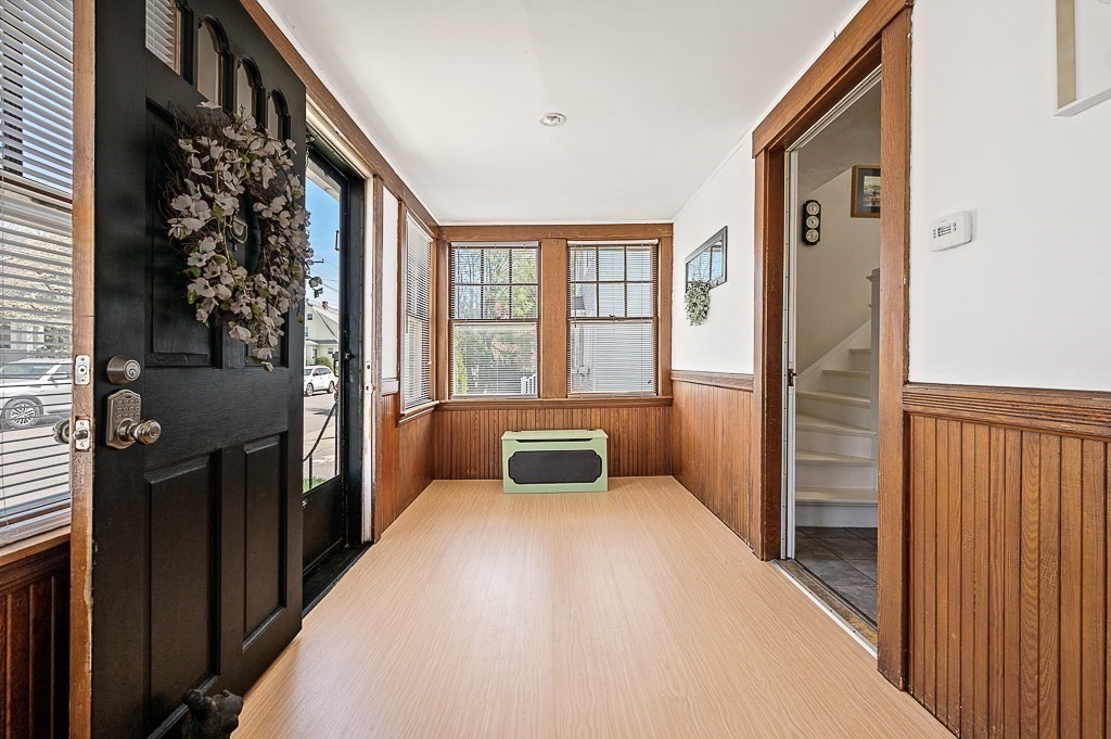 22 W Walnut St
