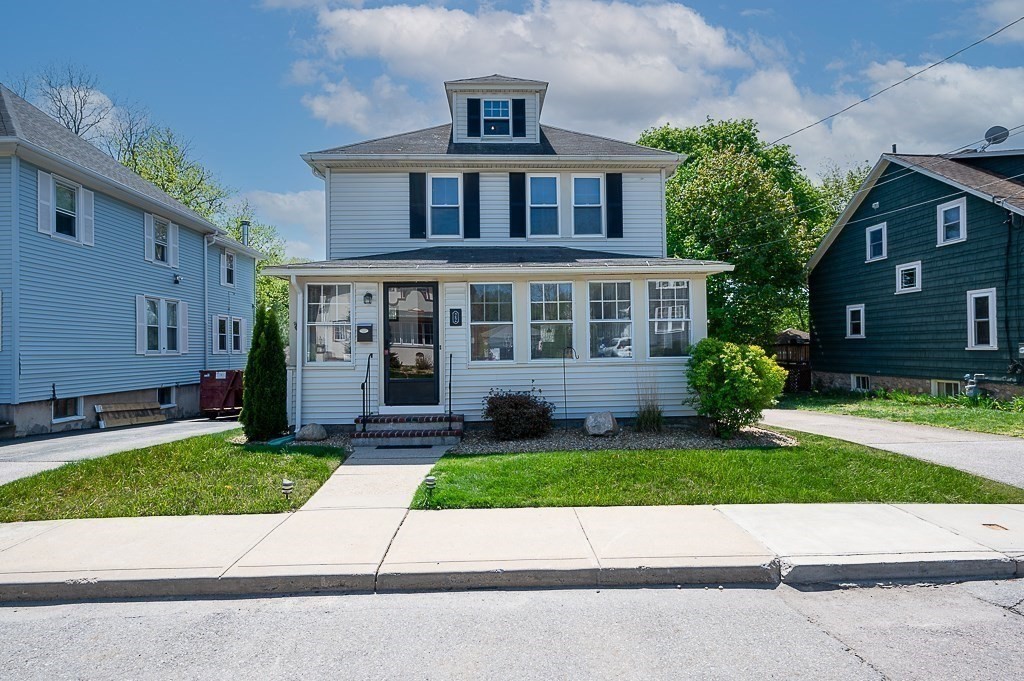 22 W Walnut St