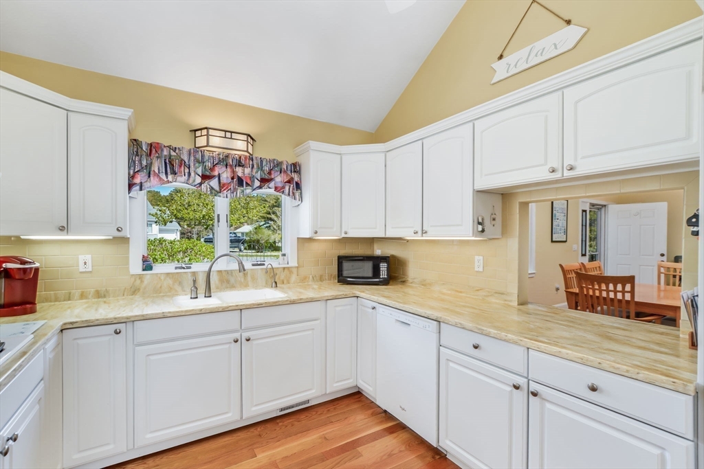 240 Surf Dr