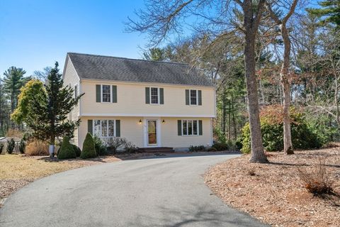 26 Woodland Rd Rochester MA 02770