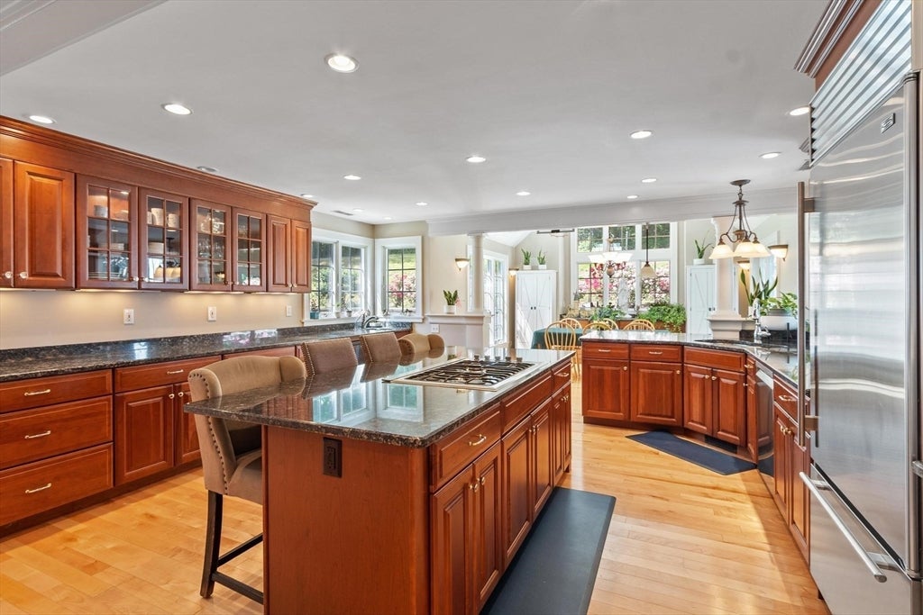 83 Longview St