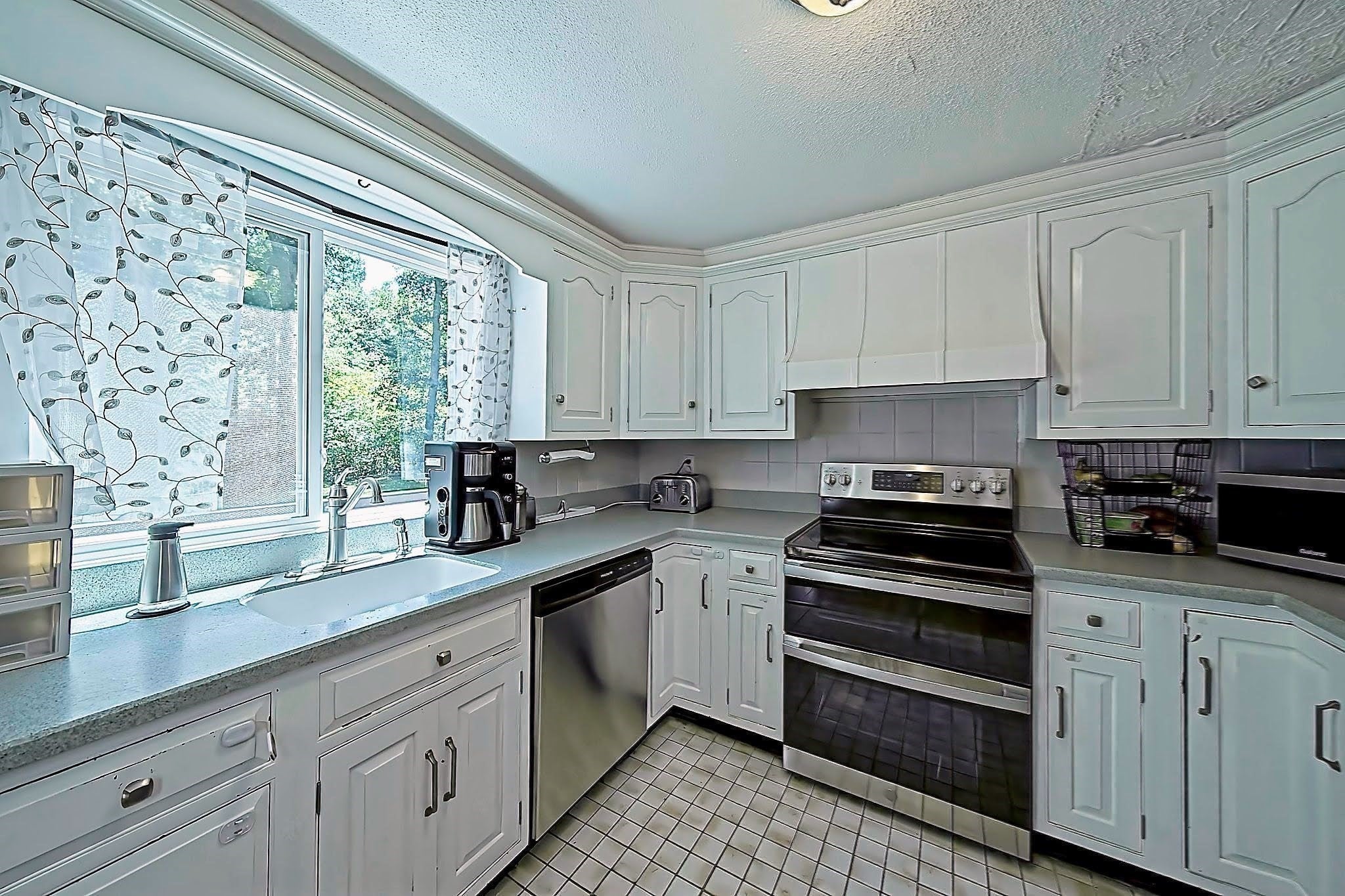 600 Forest St, Bridgewater, MA Photo #16