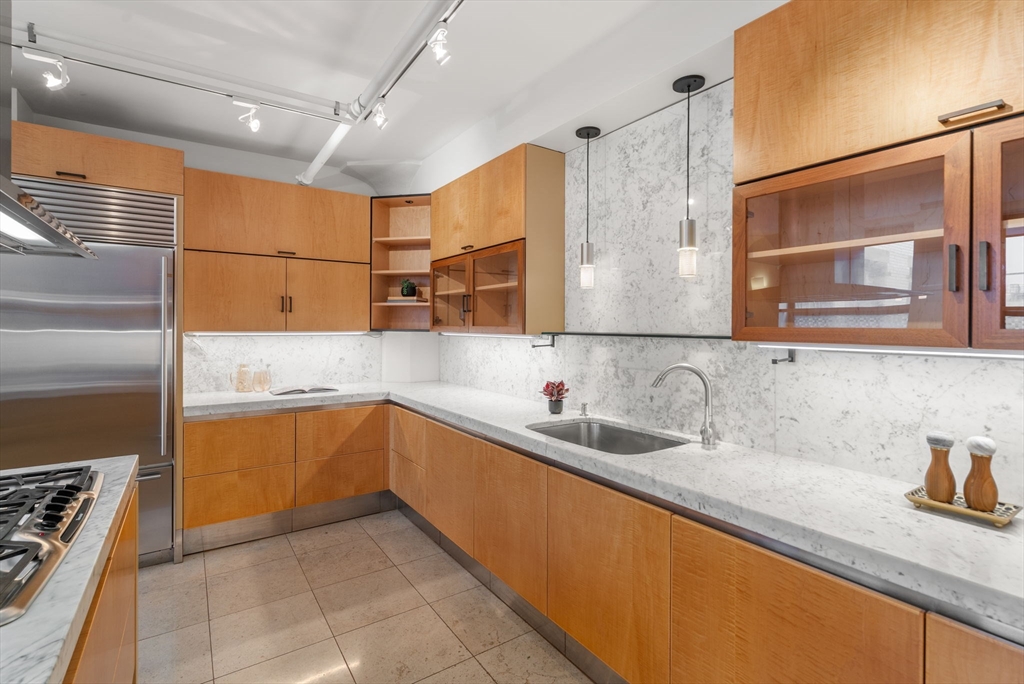 453 Washington St 11E