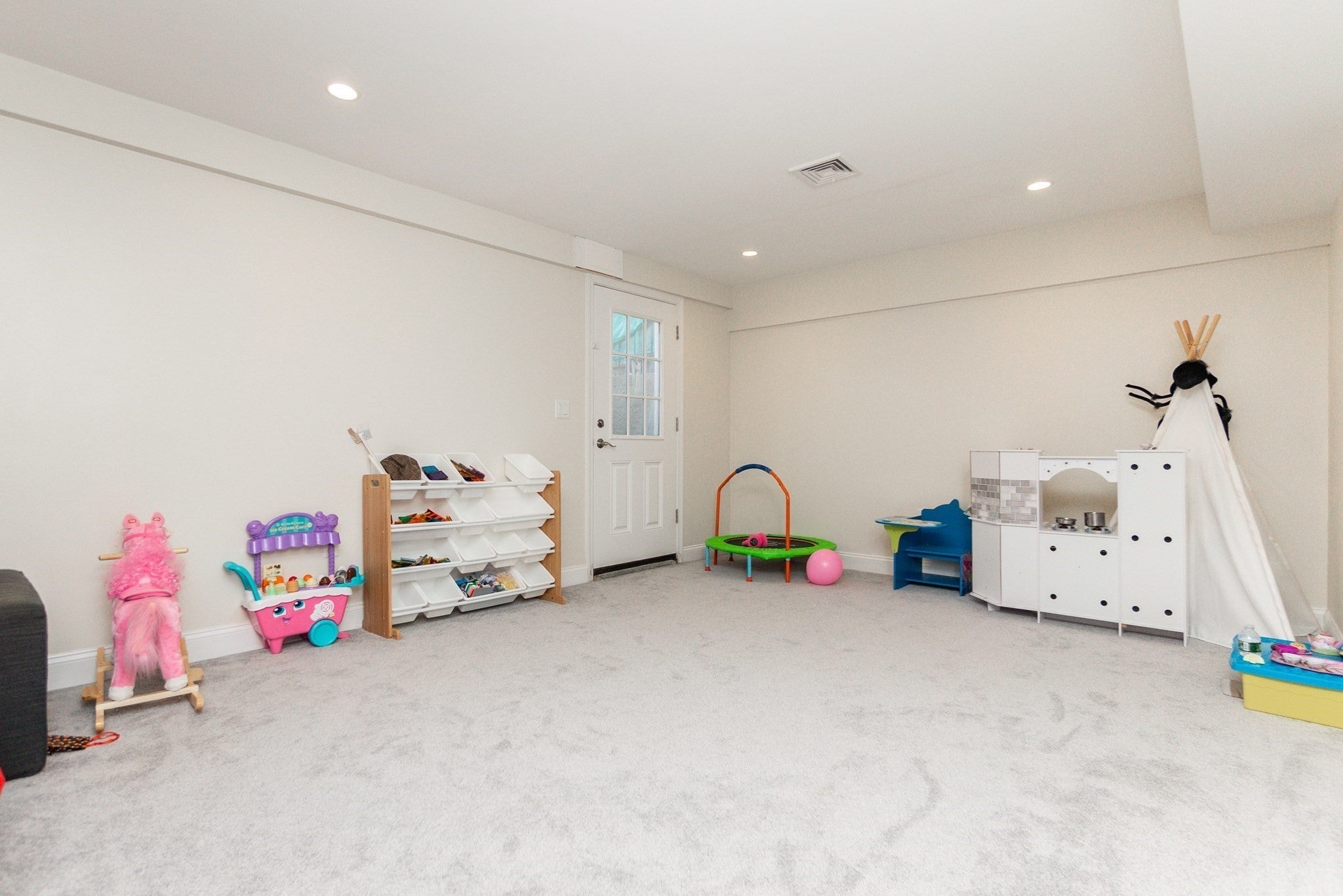 51 Phillips ST #51, Watertown, MA, 51 Phillips ST #51, Watertown, MA Photo #25