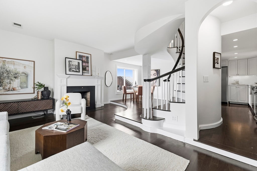124 Beacon PH1