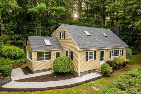 34 Carleton Rd Hingham MA 02043